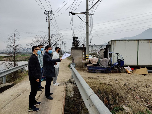 2月24日水投公司总司理带队检查.jpg